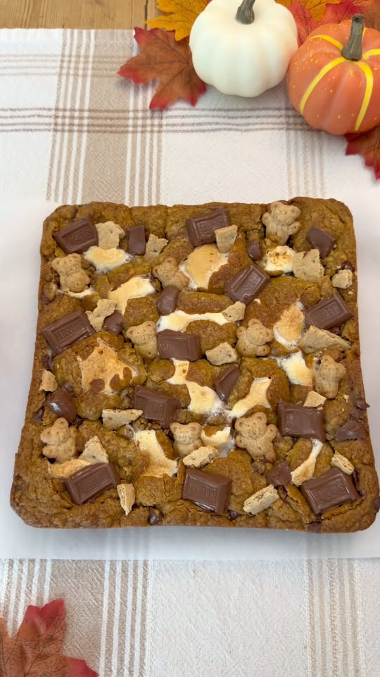 Pumpkin S'Mores Cookie Bars