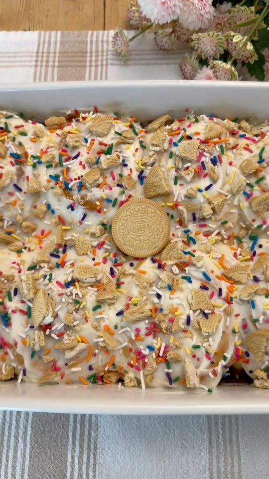 Funfetti Oreo Cinnamon Rolls