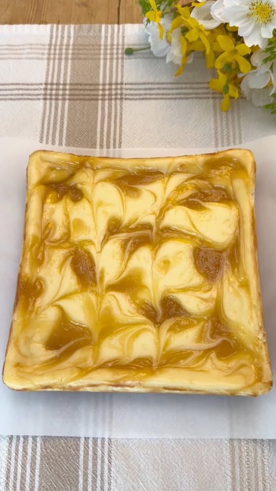 Lemon Swirl Cheesecake Bars