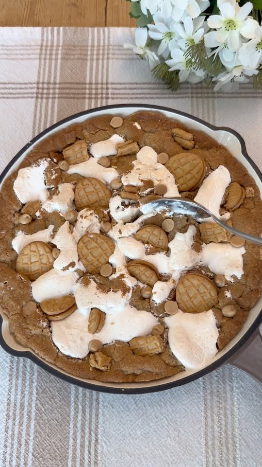 Fluffernutter Cookie Skillet
