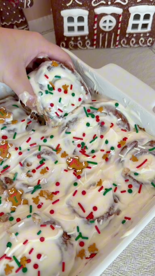 Gingerbread Cinnamon Rolls