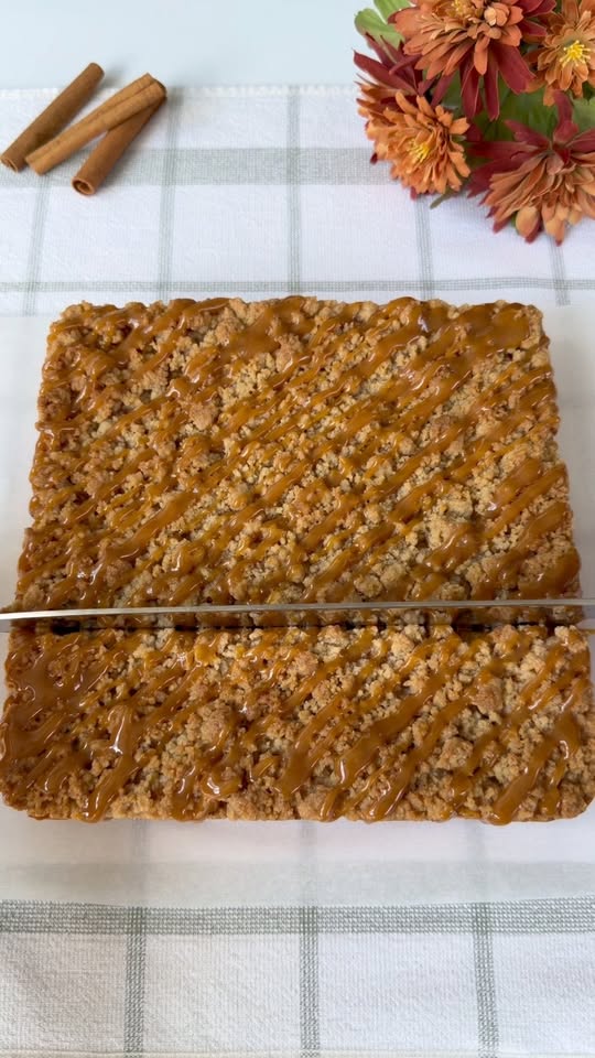 Caramel Apple Cheesecake Bars