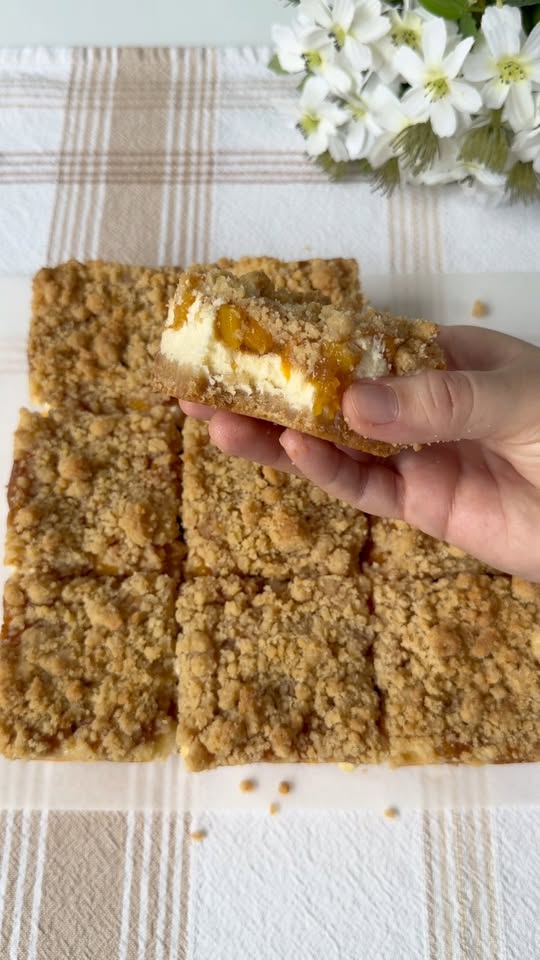 Peach Cobbler Cheesecake Bars