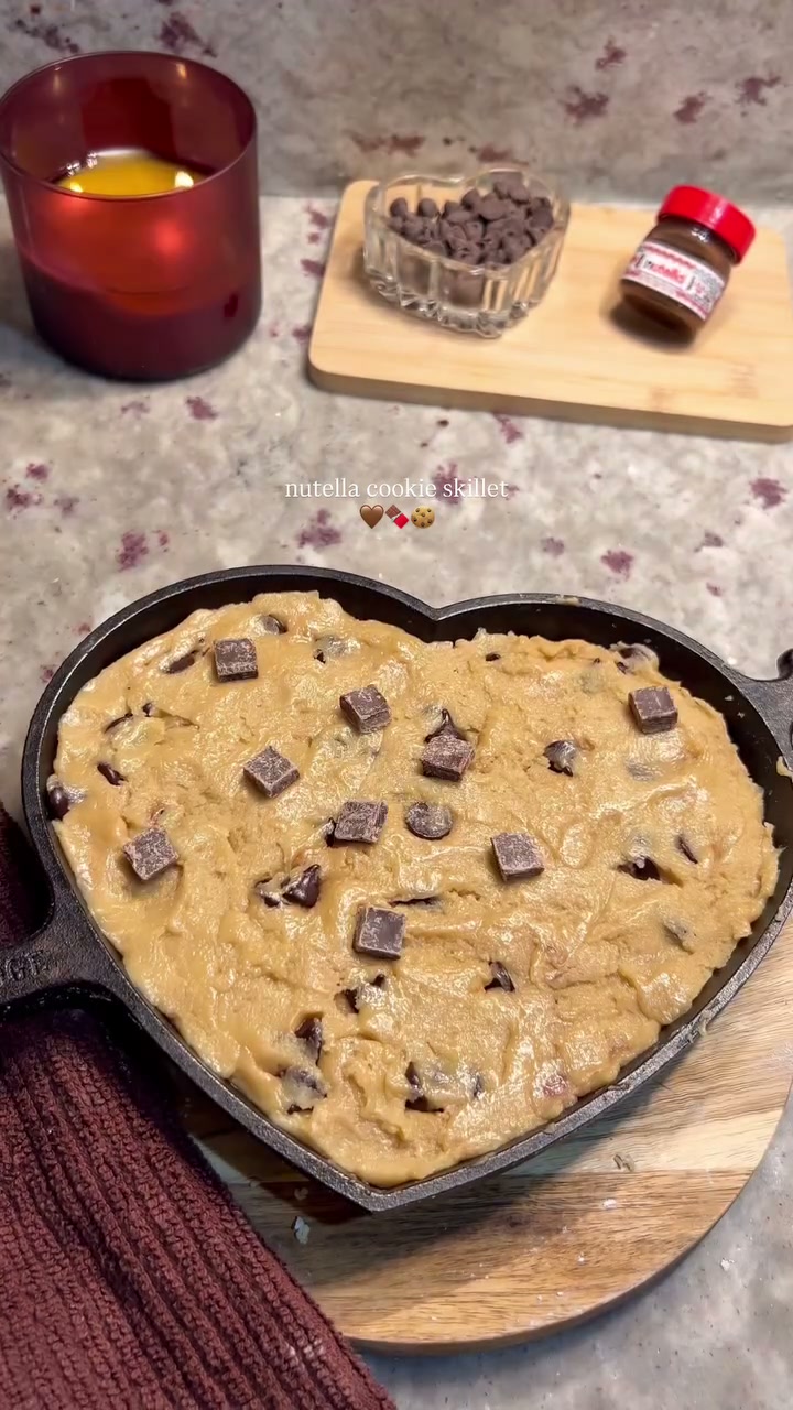 Nutella Chocolate Chip Cookie Pie For Valentine’S Day