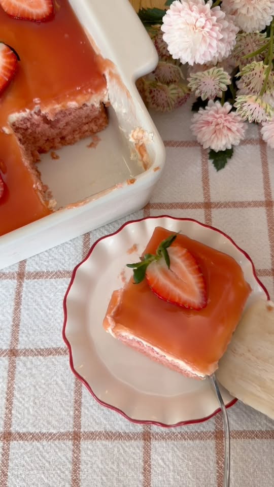 Super Easy Strawberry Guava Cake