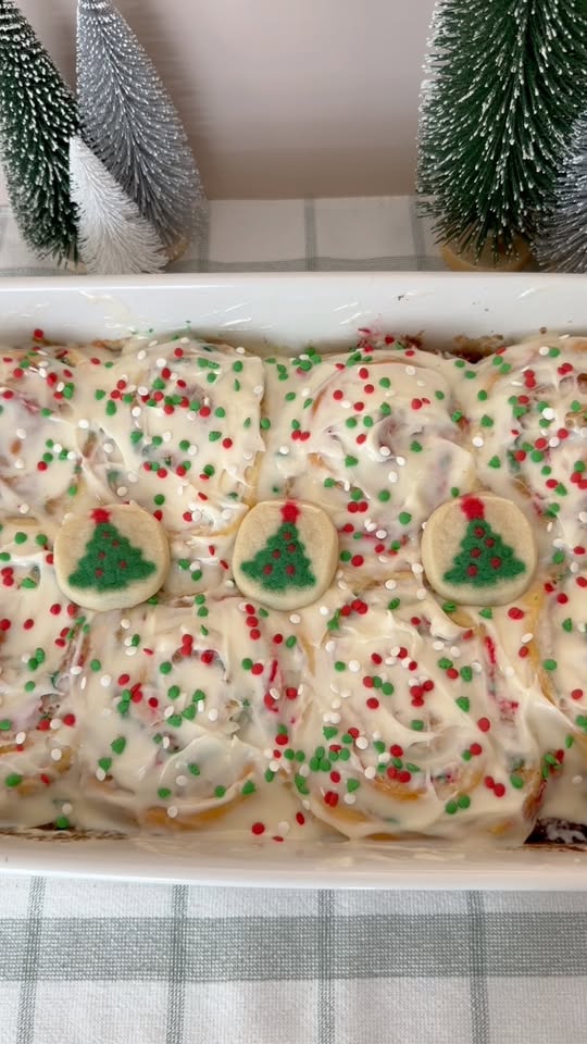 Christmas Sugar Cookie Cinnamon Rolls