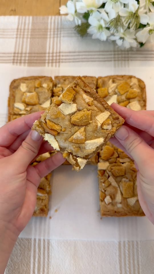 White Chocolate Golden Oreo Blondies