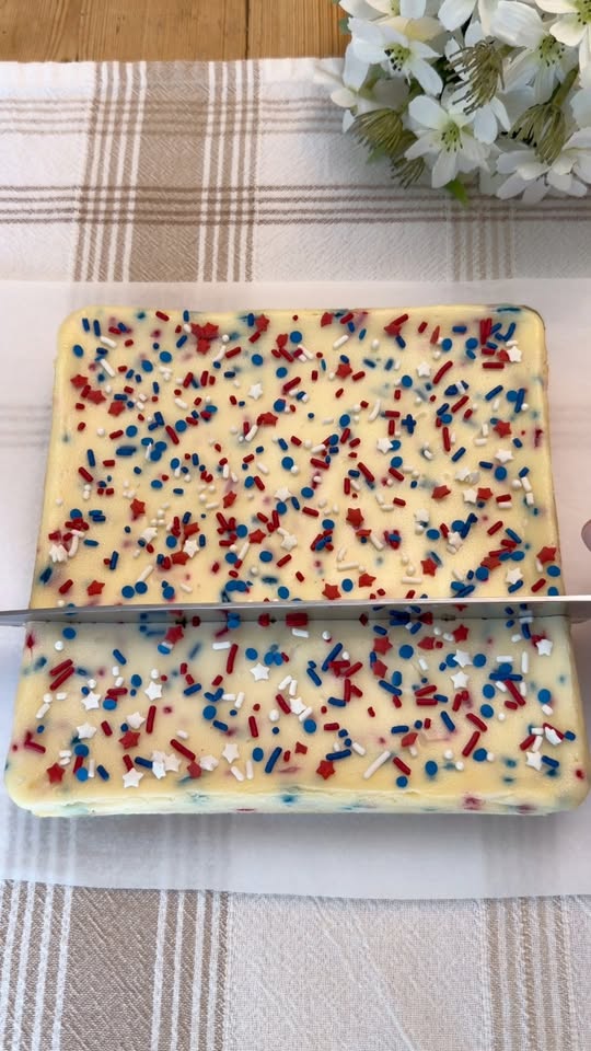 Patriotic Cookie Cheesecake Bars