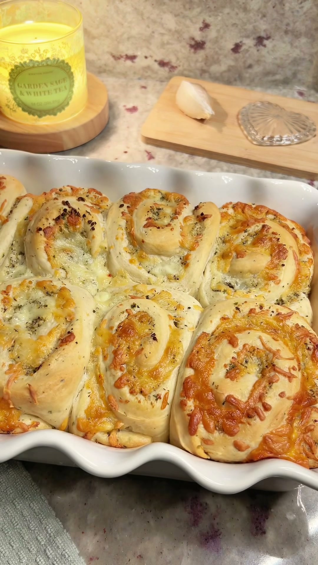Cheesy Garlic Rolls