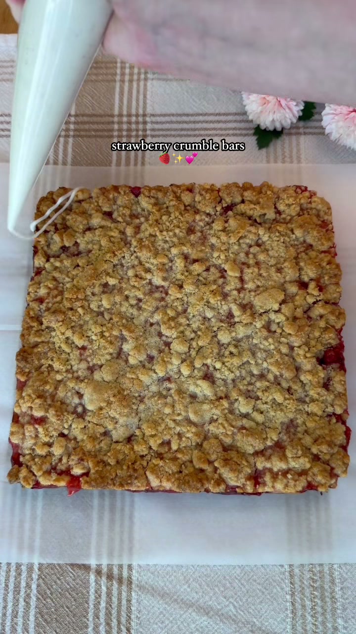 Strawberry Crumble Bars