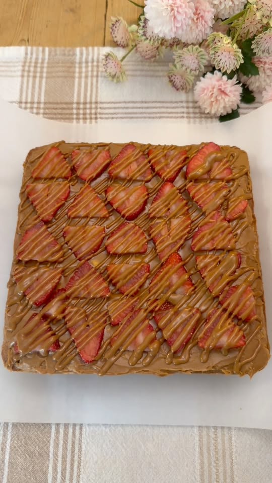 Strawberry Biscoff Blondies