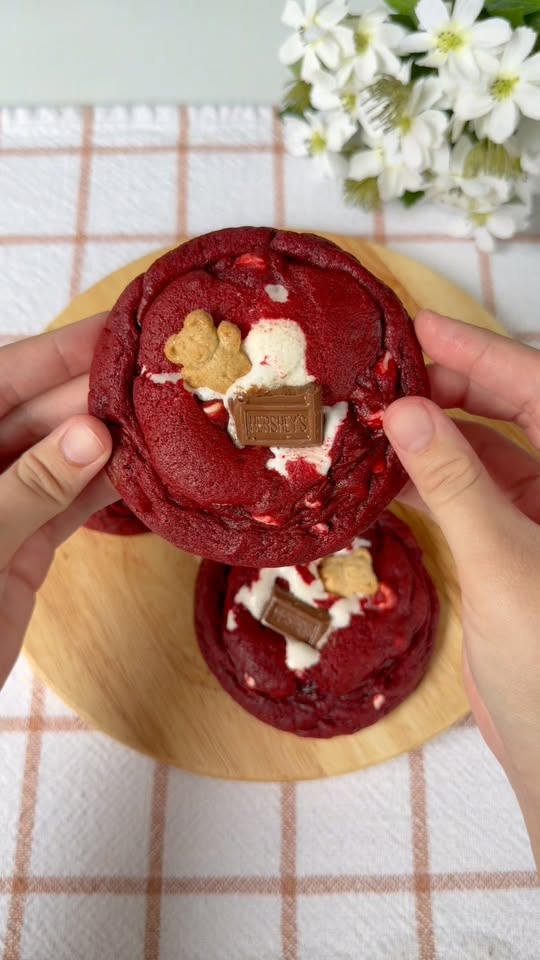 Red Velvet S'Mores Cookies