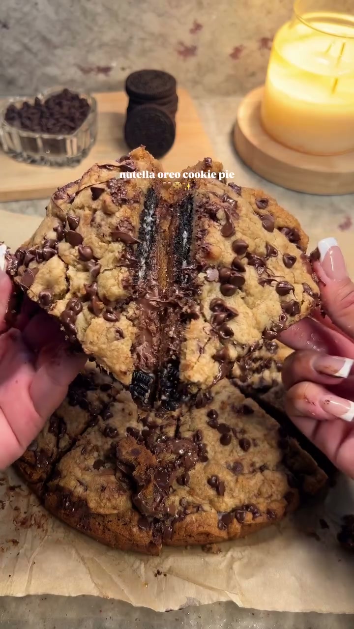 Nutella Oreo Cookie Pie