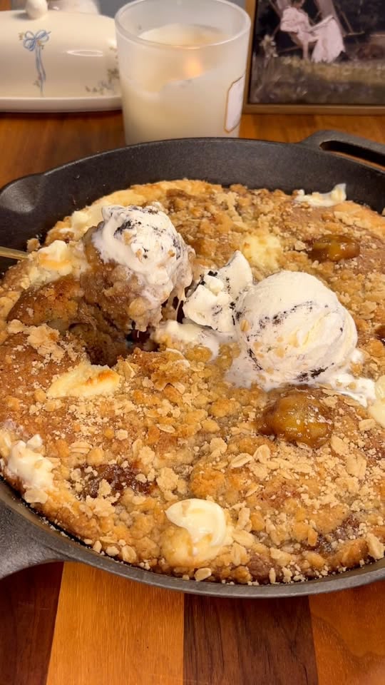 Bananen-Crumble-Cookie aus der Pfanne