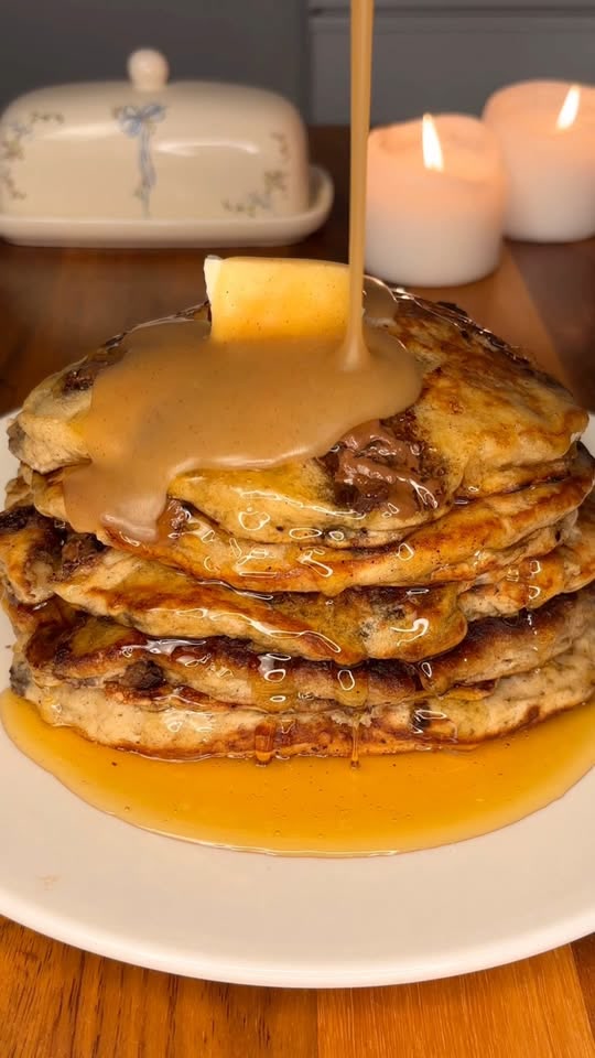 Fluffige Bananen-Buttermilch-Pancakes