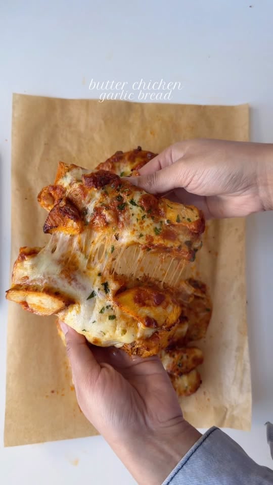 Butter chicken garlic bread