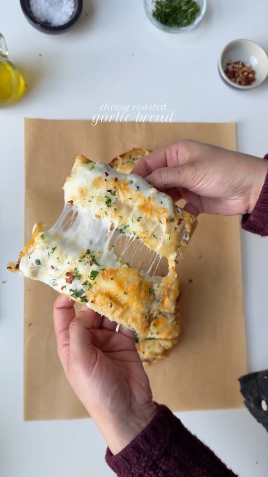 Cheesy Roasted garlic bread