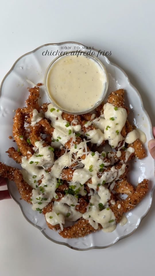 Chicken Alfredo fries