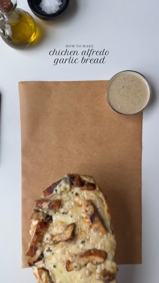 Chicken Alfredo Garlic Bread