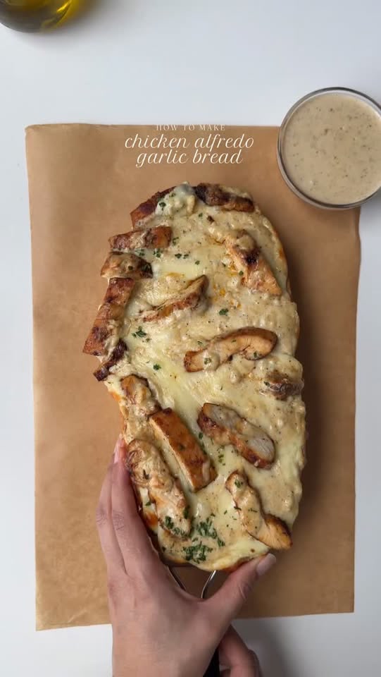 Chicken Alfredo garlic bread