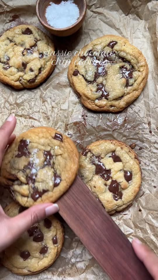 Chocolate chip cookies ( makes 9-10 cookies )