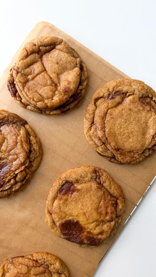 Cinnamon roll cookies