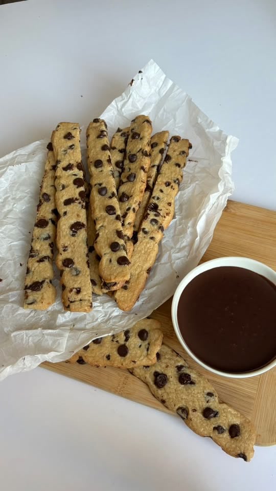 Cookie-Pommes mit Schokoladen-Dip