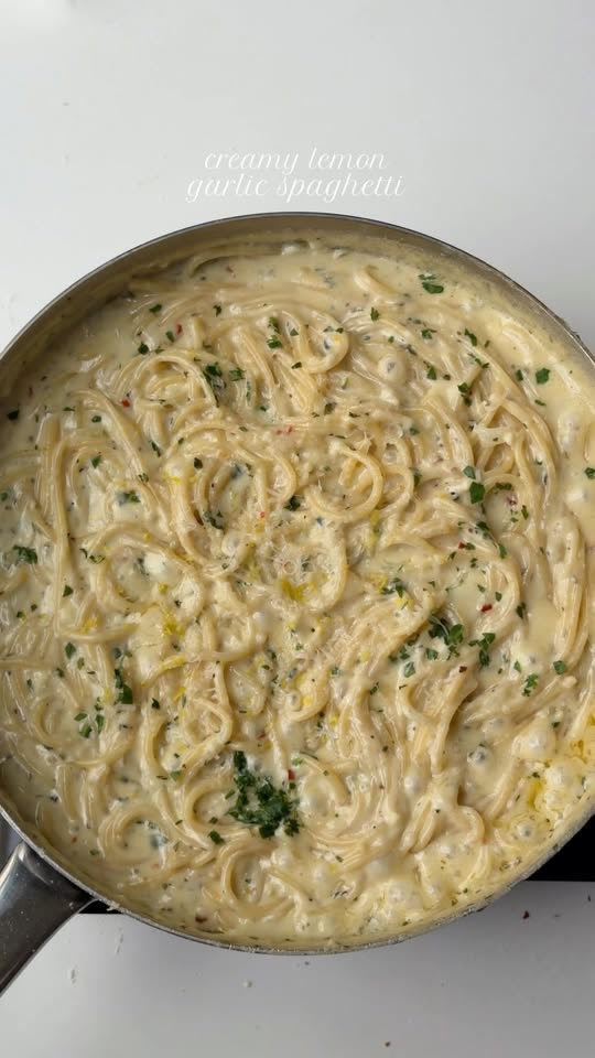 Creamy lemon garlic spaghetti