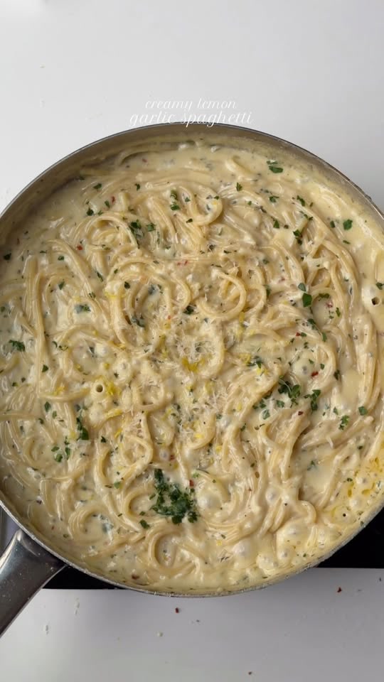 Creamy lemon garlic spaghetti