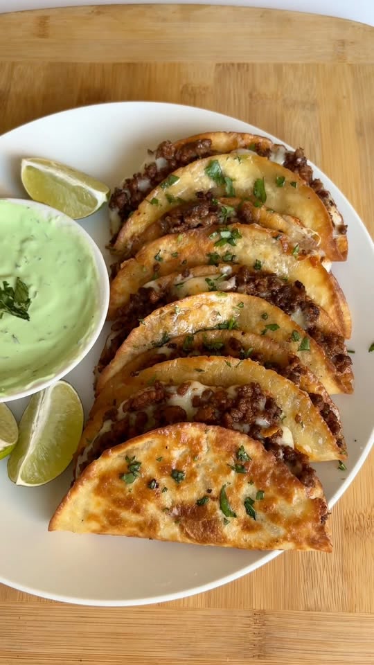 Knusprige Käse-Tacos mit Rinderhack
