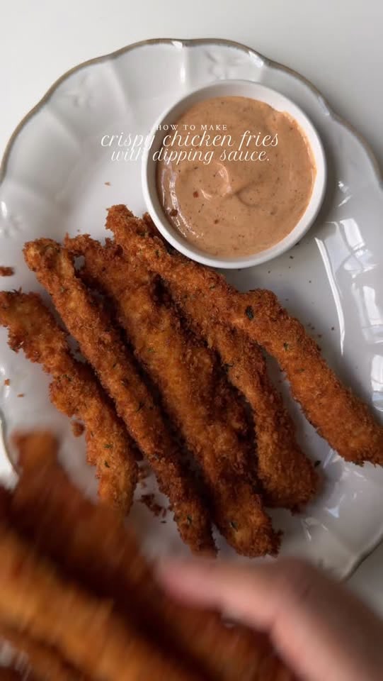 Crispy chicken fries with chicken sauce