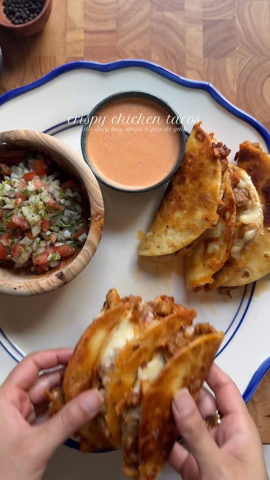 Crispy Chicken Tacos with Spicy taco Sauce and pico de gallo