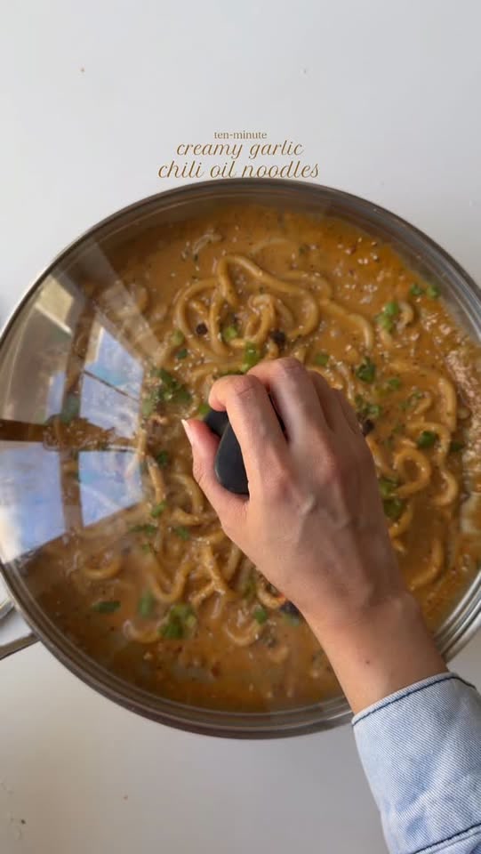Garlic chili oil noodles