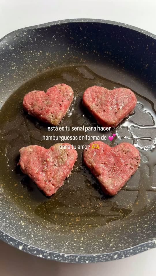 Valentins-Burger mit Herz-Pommes
