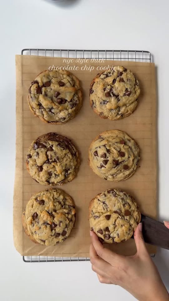Nyc style thick chocolate chip cookies
