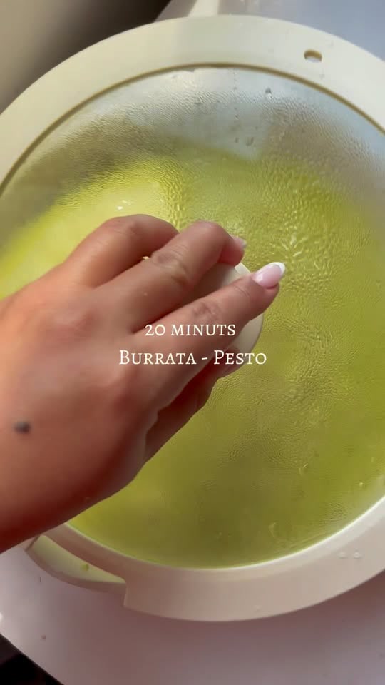 20-Minuten Pesto-Burrata-Pasta