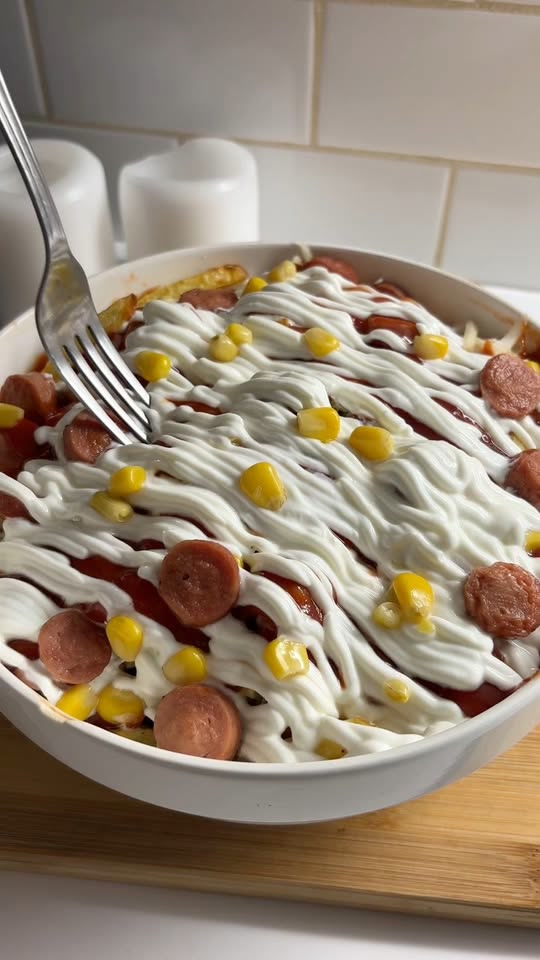 Salchipapa Mixta mit Kochbananen