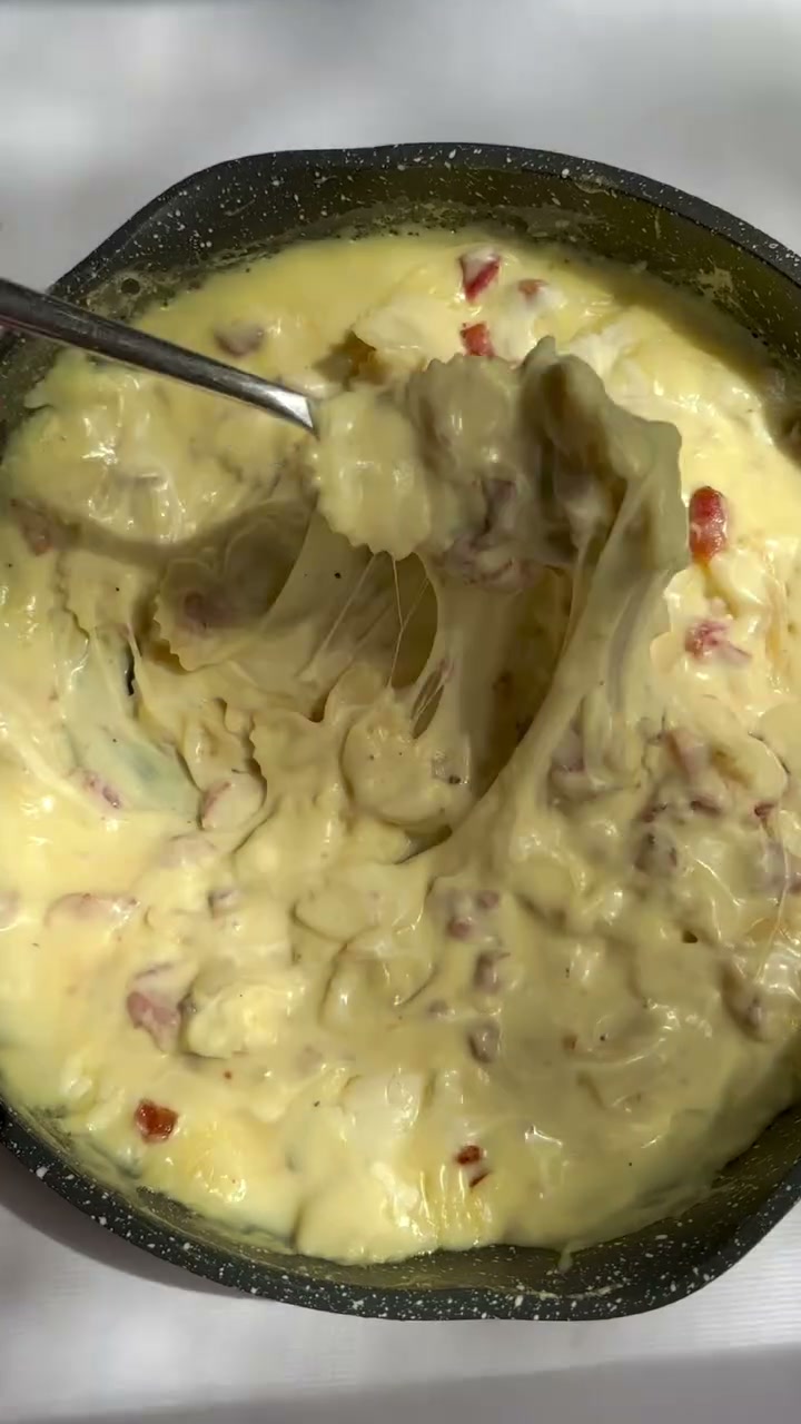 Pasta in Kartoffel-Sahnesauce mit Speck