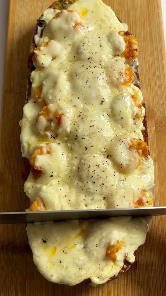 Shrimp Alfredo Knoblauchbrot