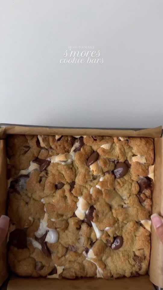 S’mores cookie bars