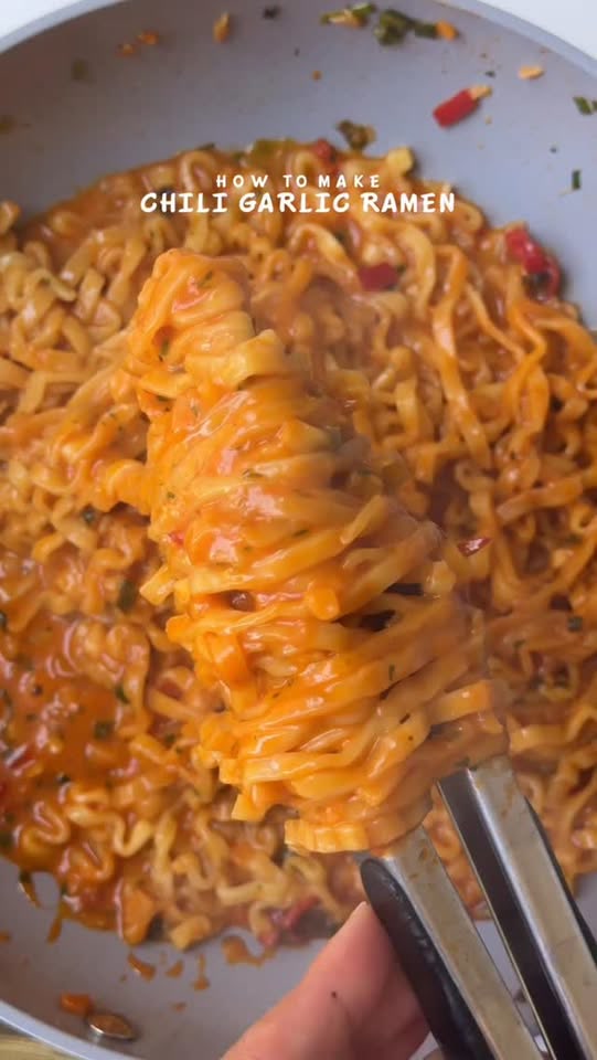 Spicy garlic chili ramen