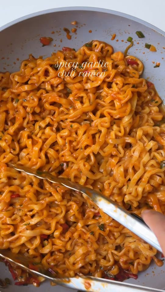 Spicy garlic chili ramen