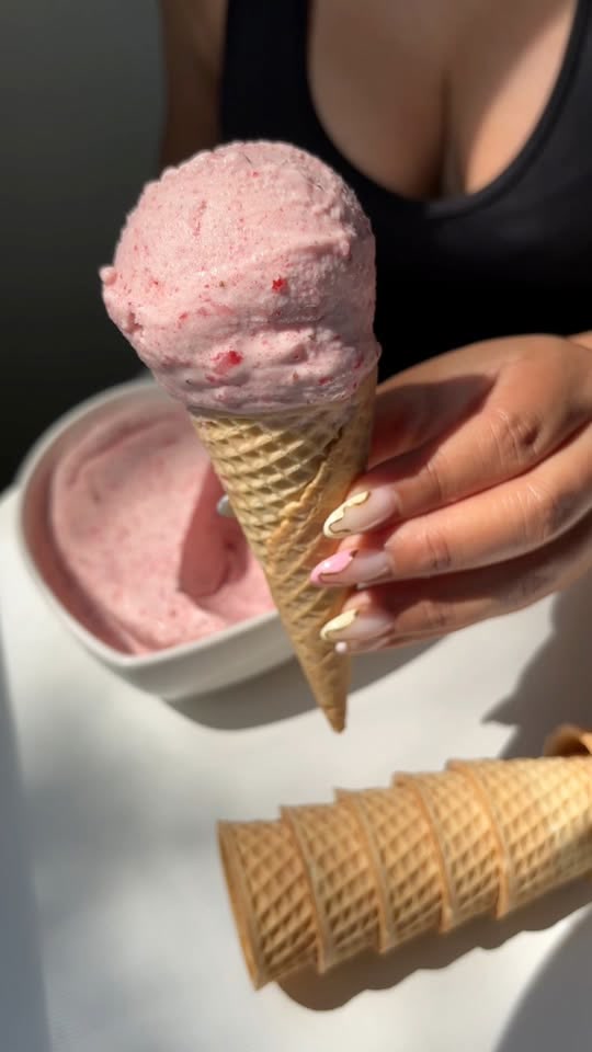 Erdbeer-Bananen-Eis mit nur 3 Zutaten
